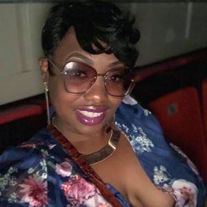 Meet your Posher, Ebony